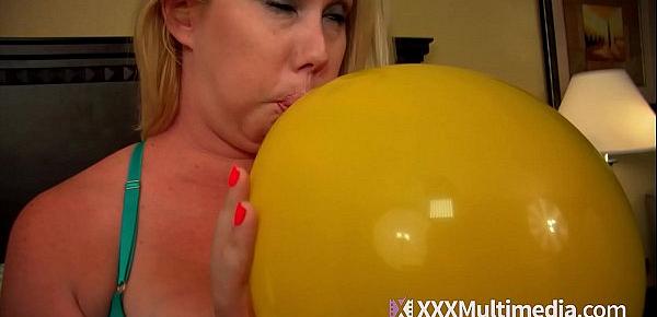  B2P Balloon Featuring MILF Lylah Ryder